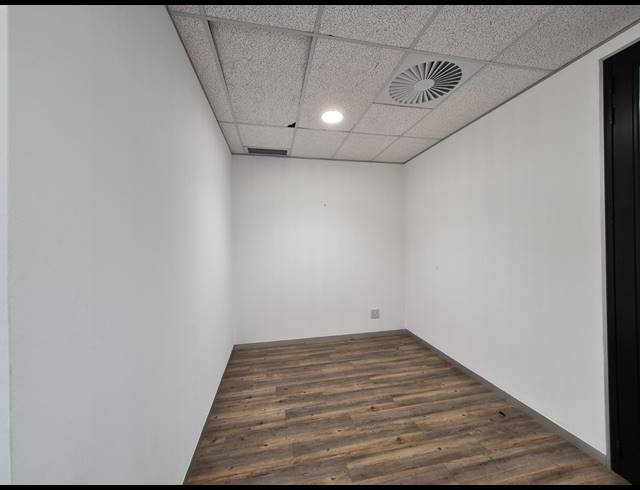 117M² OFFICE TO LET IN DUNKELD